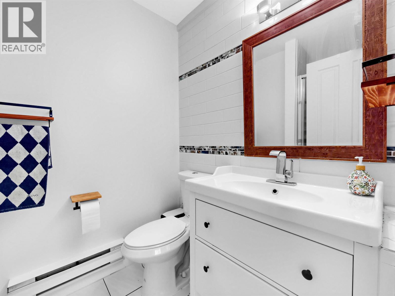40 5840 Dover Crescent Property Photo 7