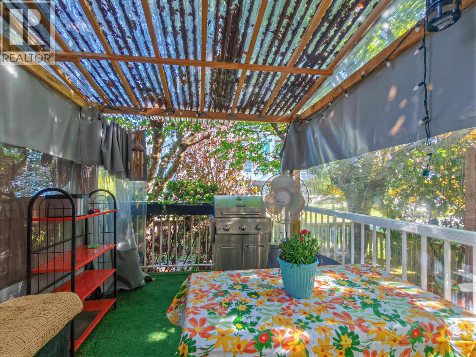 40 5840 Dover Crescent Property Photo 15