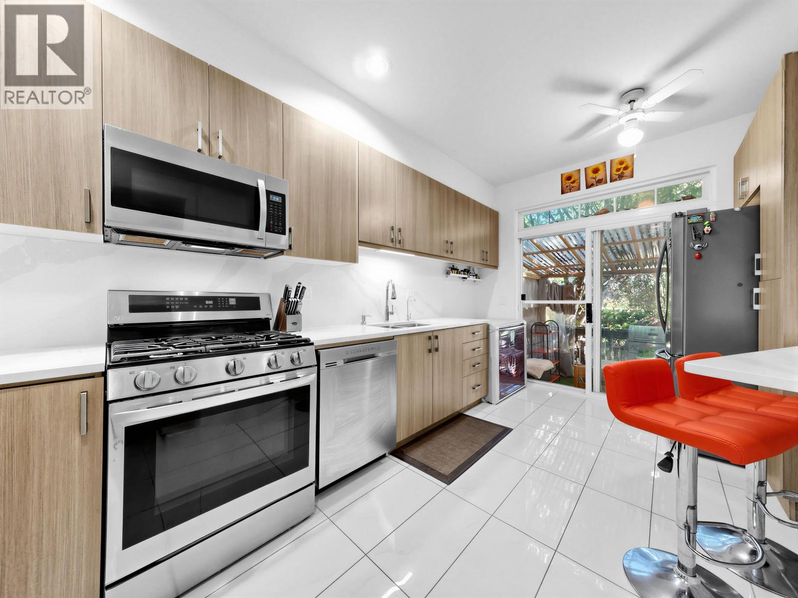 40 5840 Dover Crescent Property Photo 18