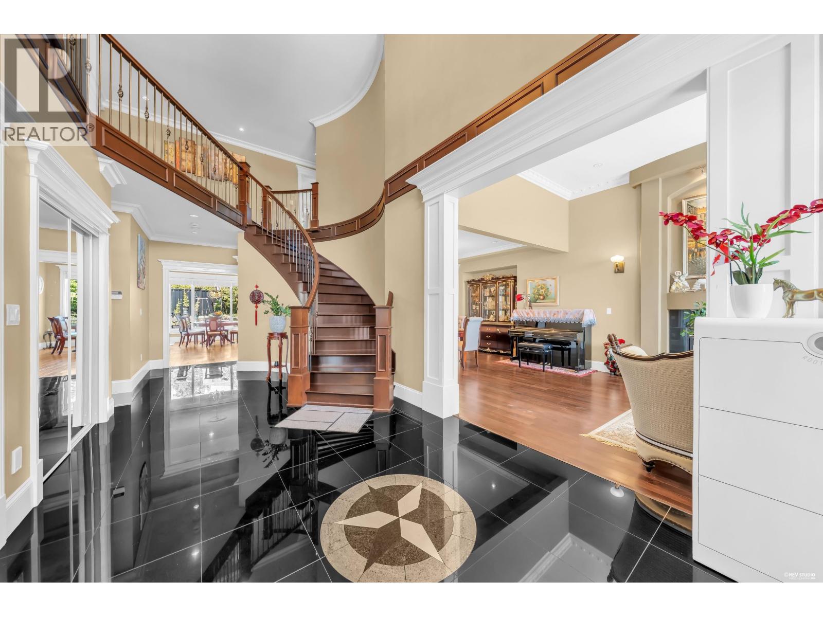 717 Shaw Avenue Property Photo 2