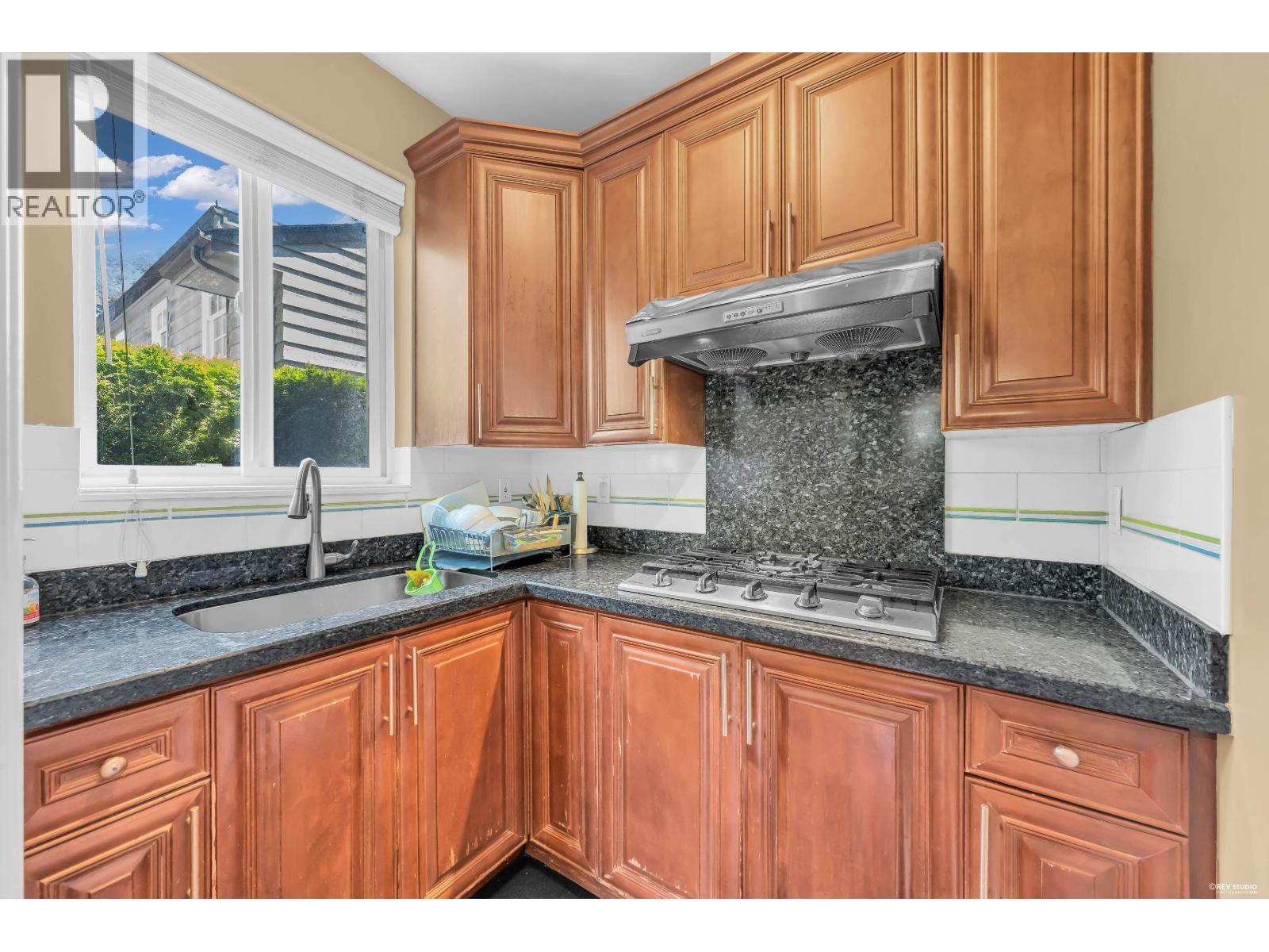 717 Shaw Avenue Property Photo 16