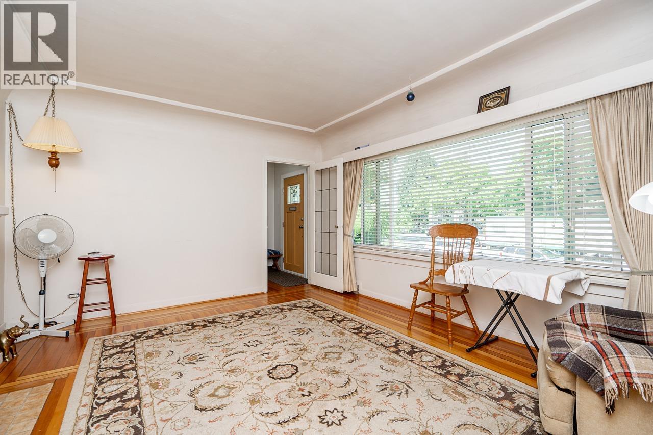 916 Thirteenth Street Property Photo 5