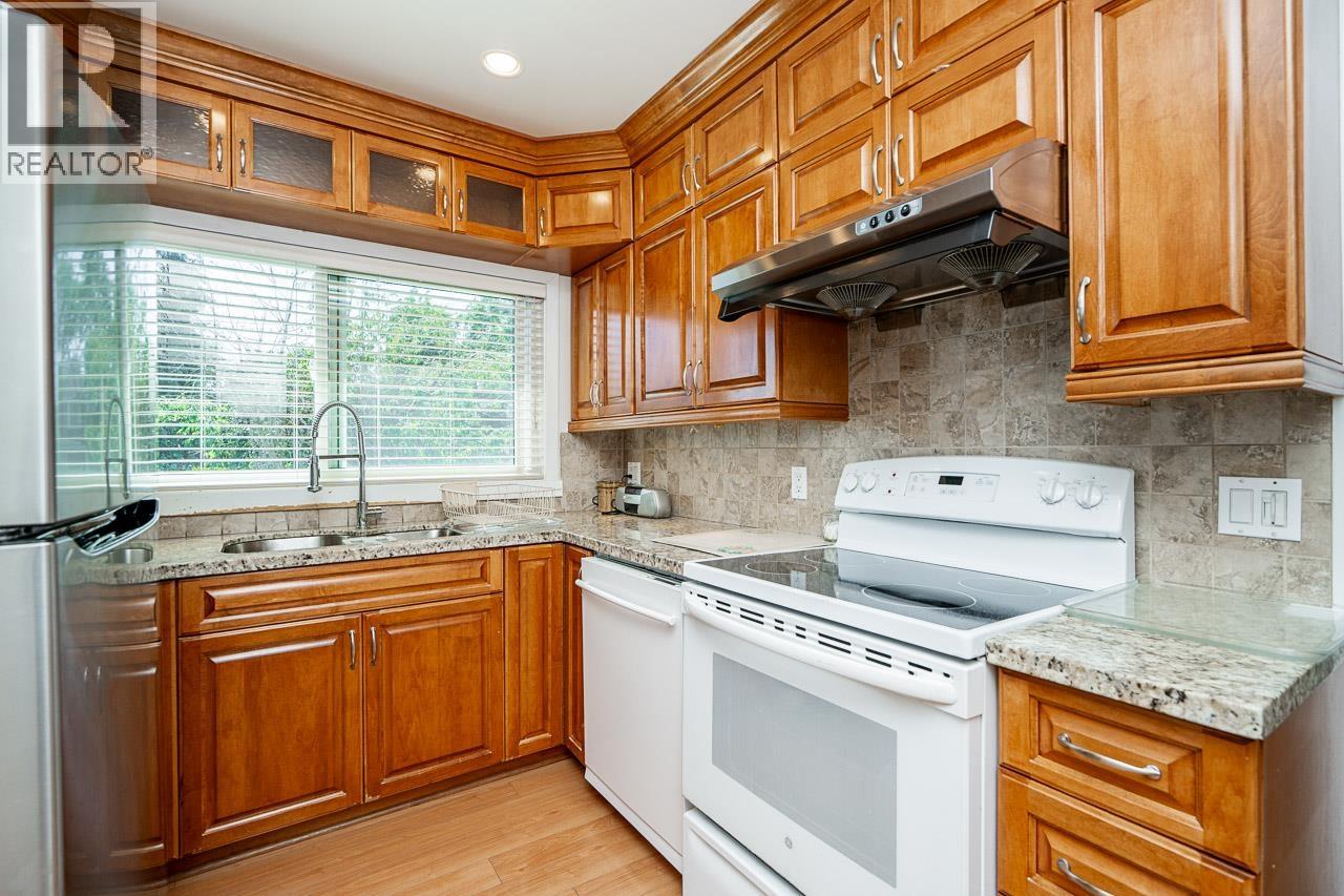 916 Thirteenth Street Property Photo 7