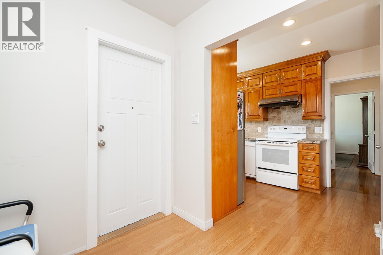 916 Thirteenth Street Property Photo 11
