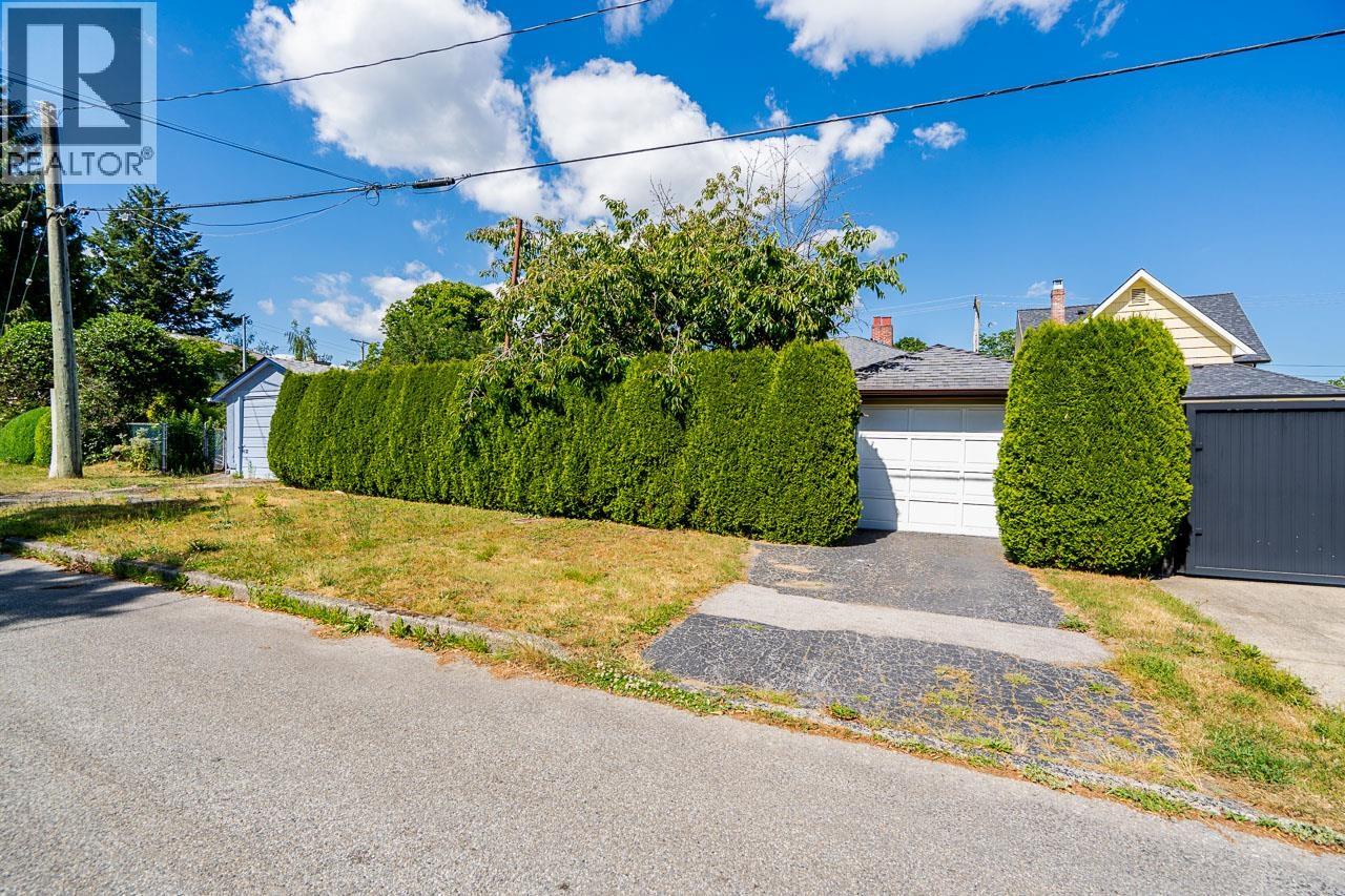 916 Thirteenth Street Property Photo 38