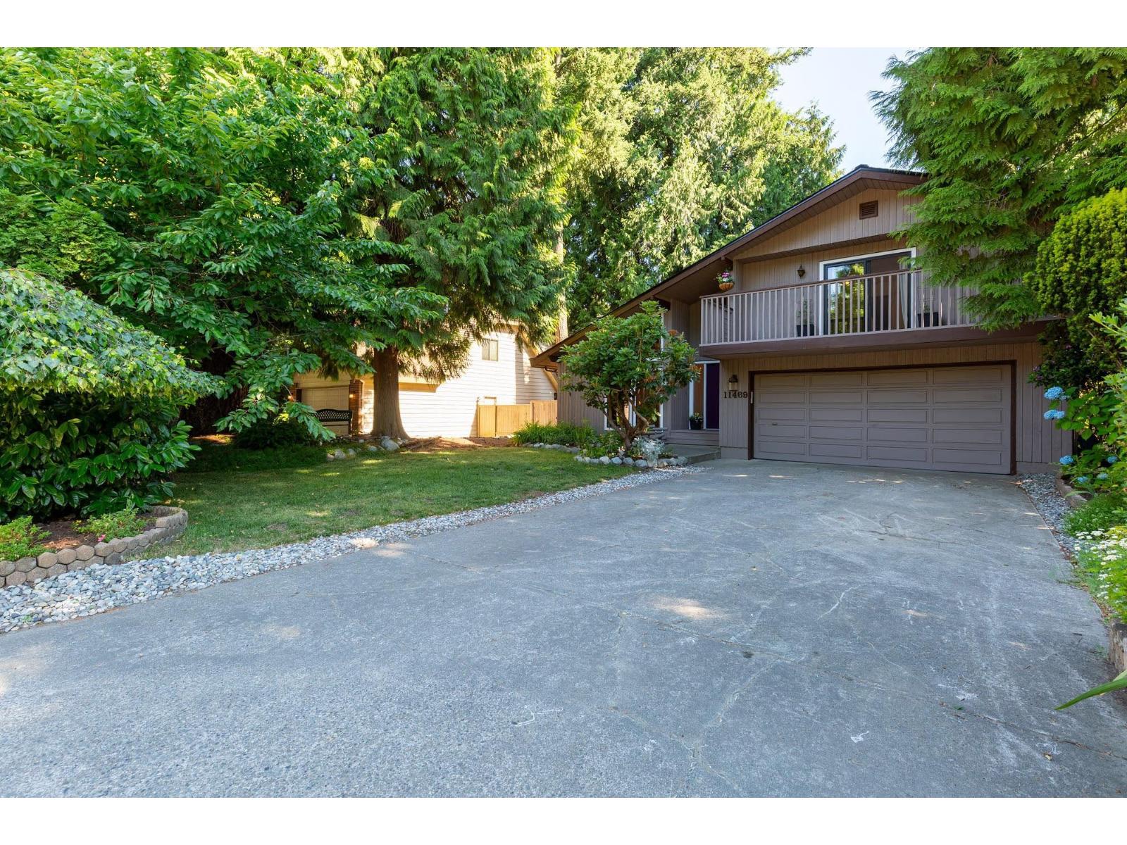 11469 Lyon Road Property Photo 2