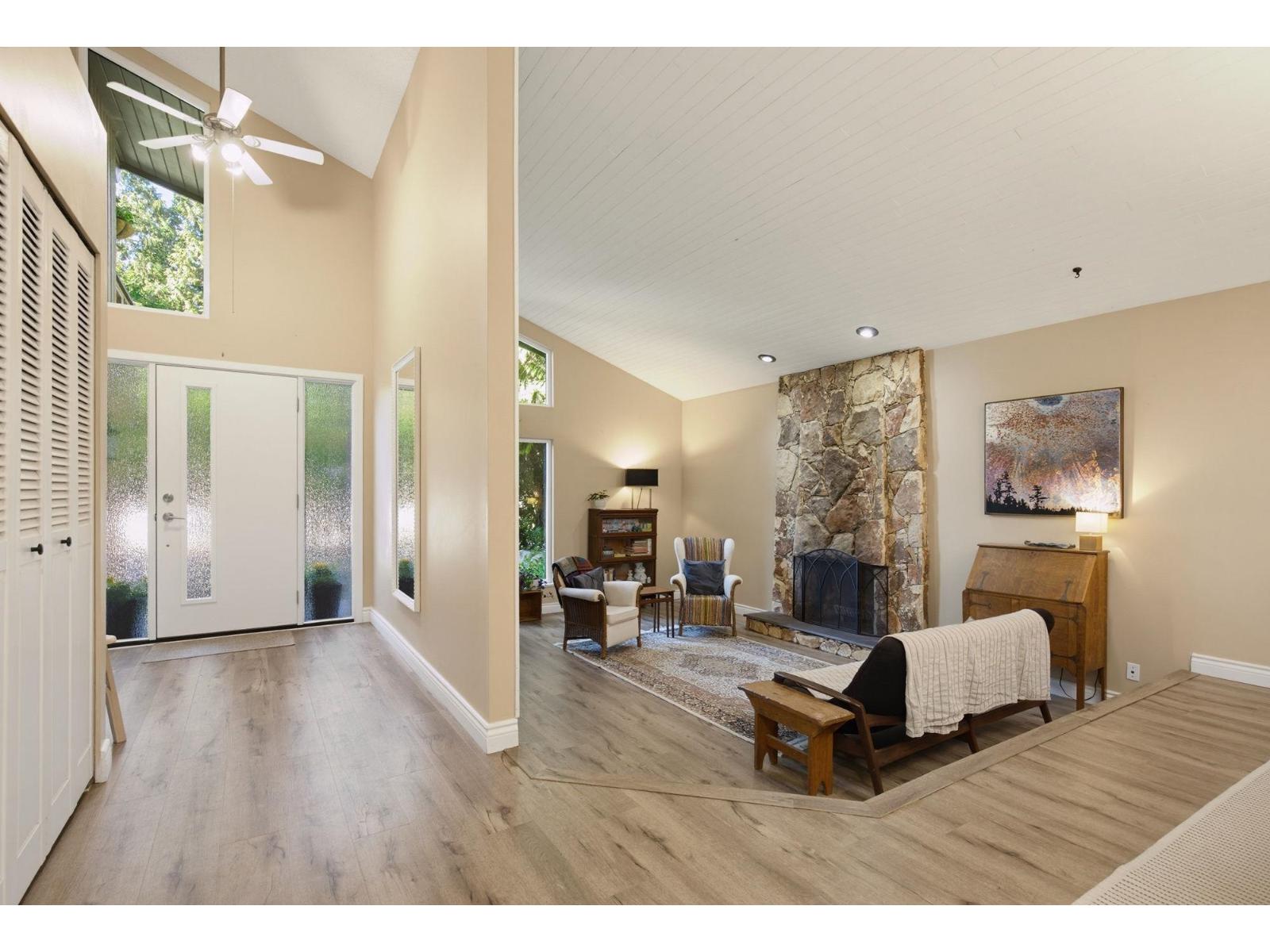 11469 Lyon Road Property Photo 6