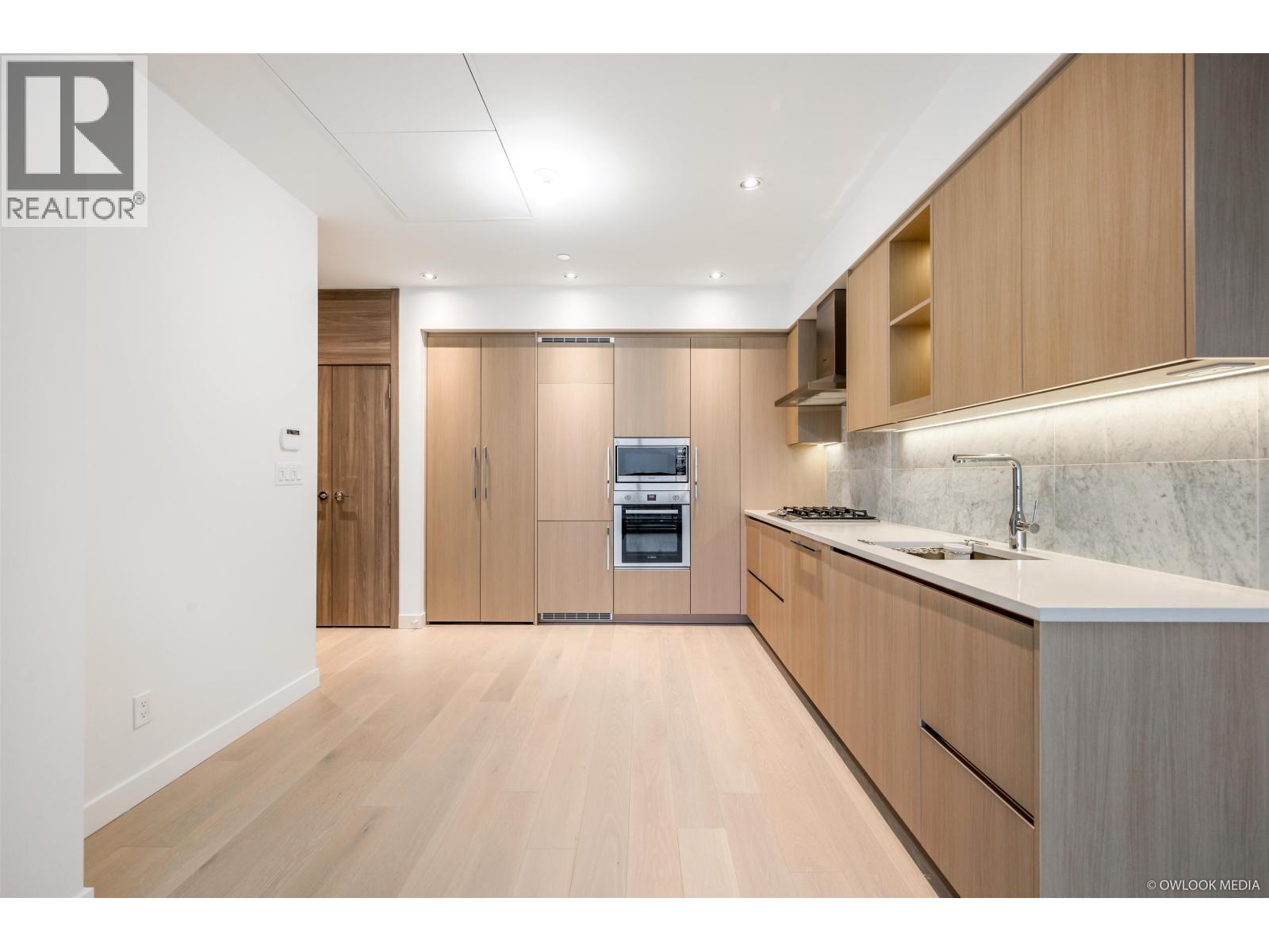 4406 4720 Lougheed Highway Property Photo 10