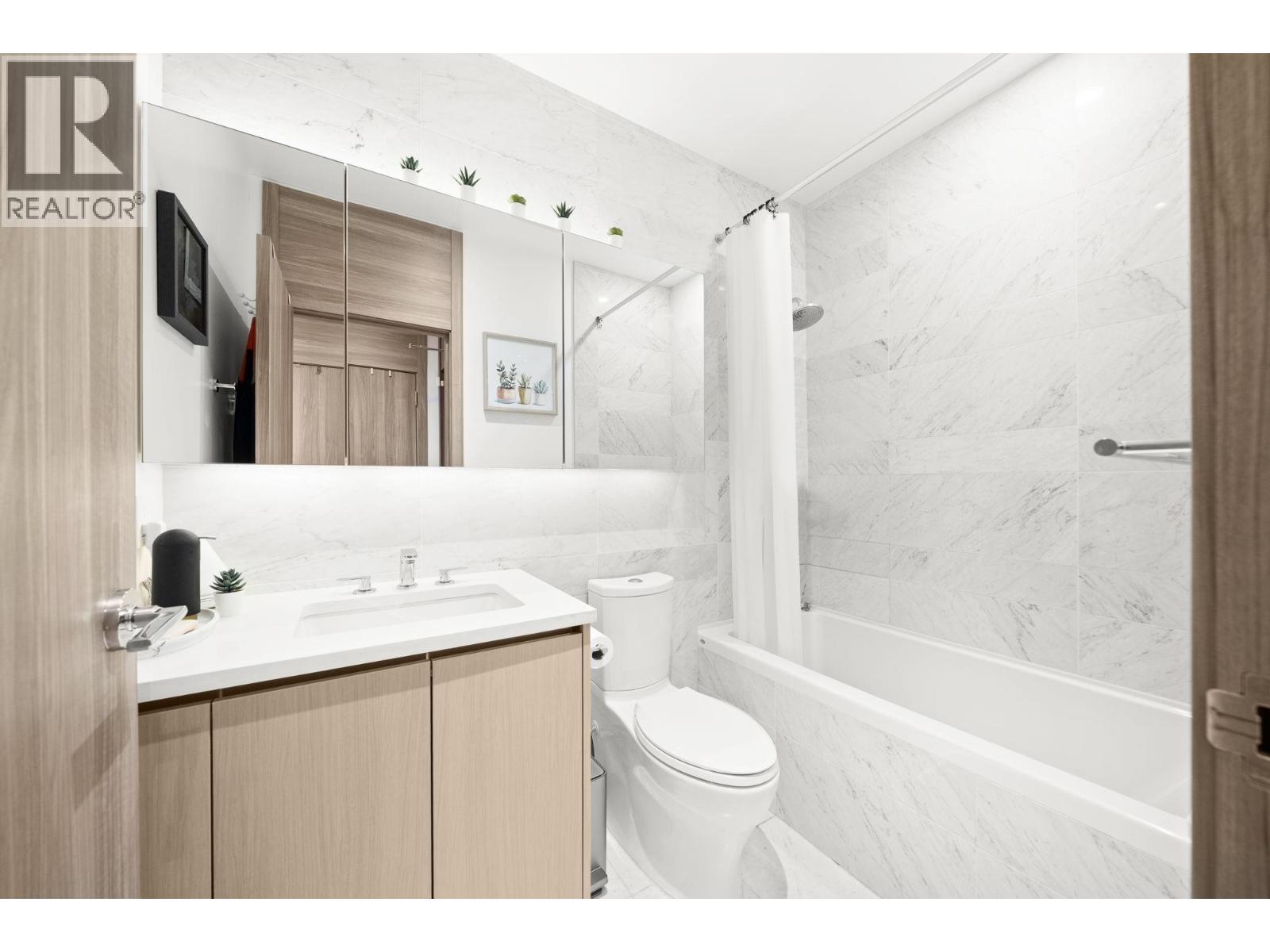4406 4720 Lougheed Highway Property Photo 13