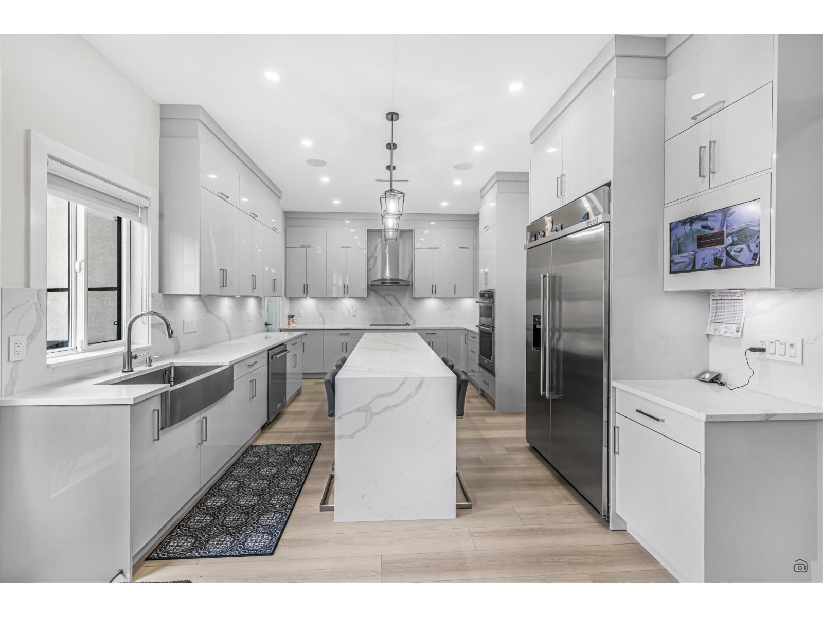 12525 75a Avenue Property Photo 6