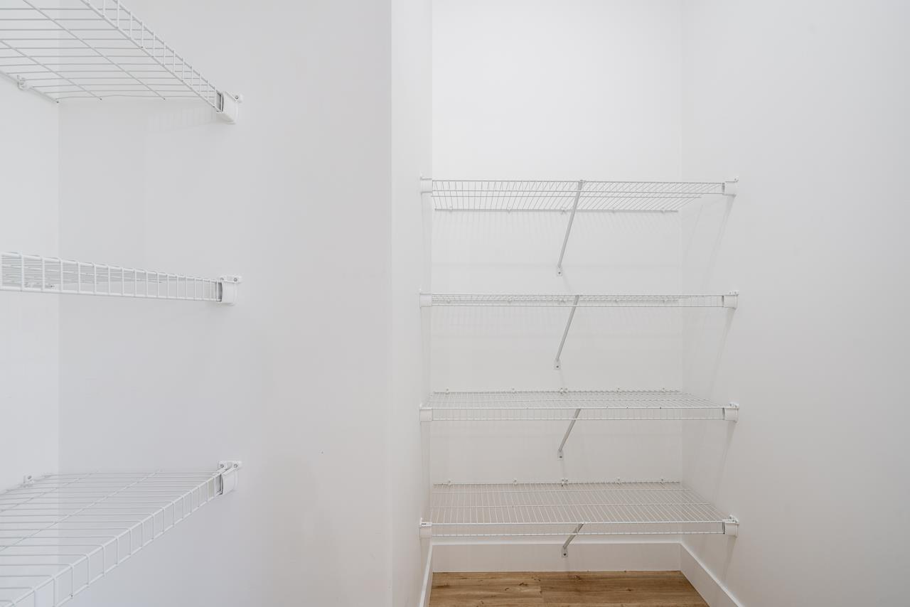 2 20321 80 Avenue Property Photo 17