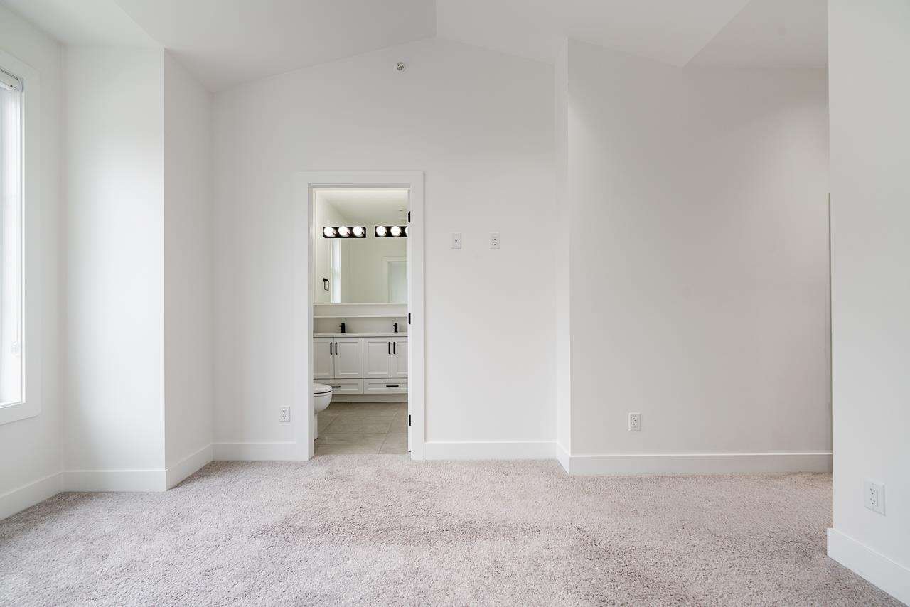 2 20321 80 Avenue Property Photo 26