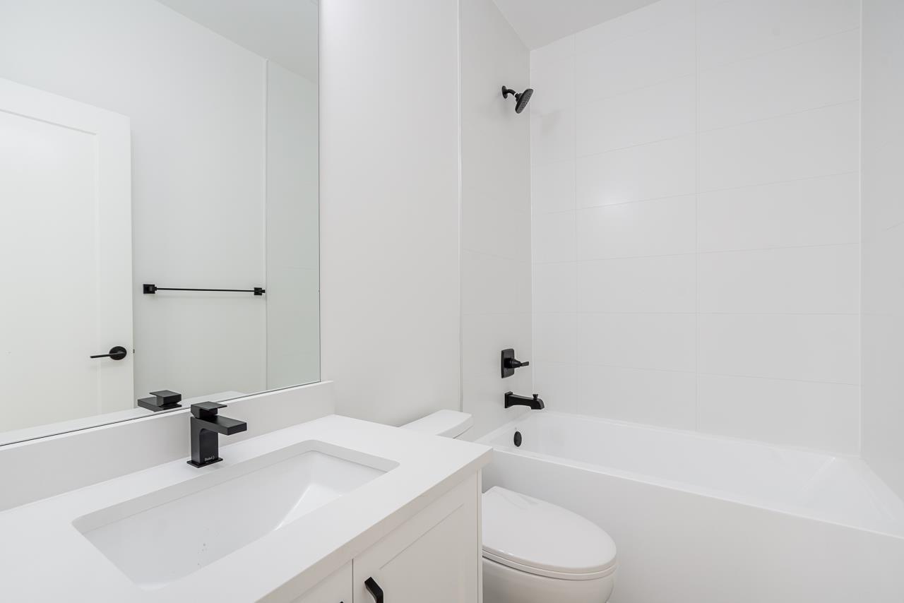 2 20321 80 Avenue Property Photo 34