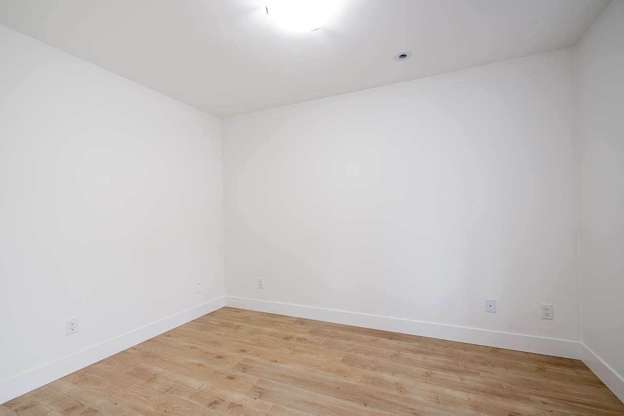2 20321 80 Avenue Property Photo 35