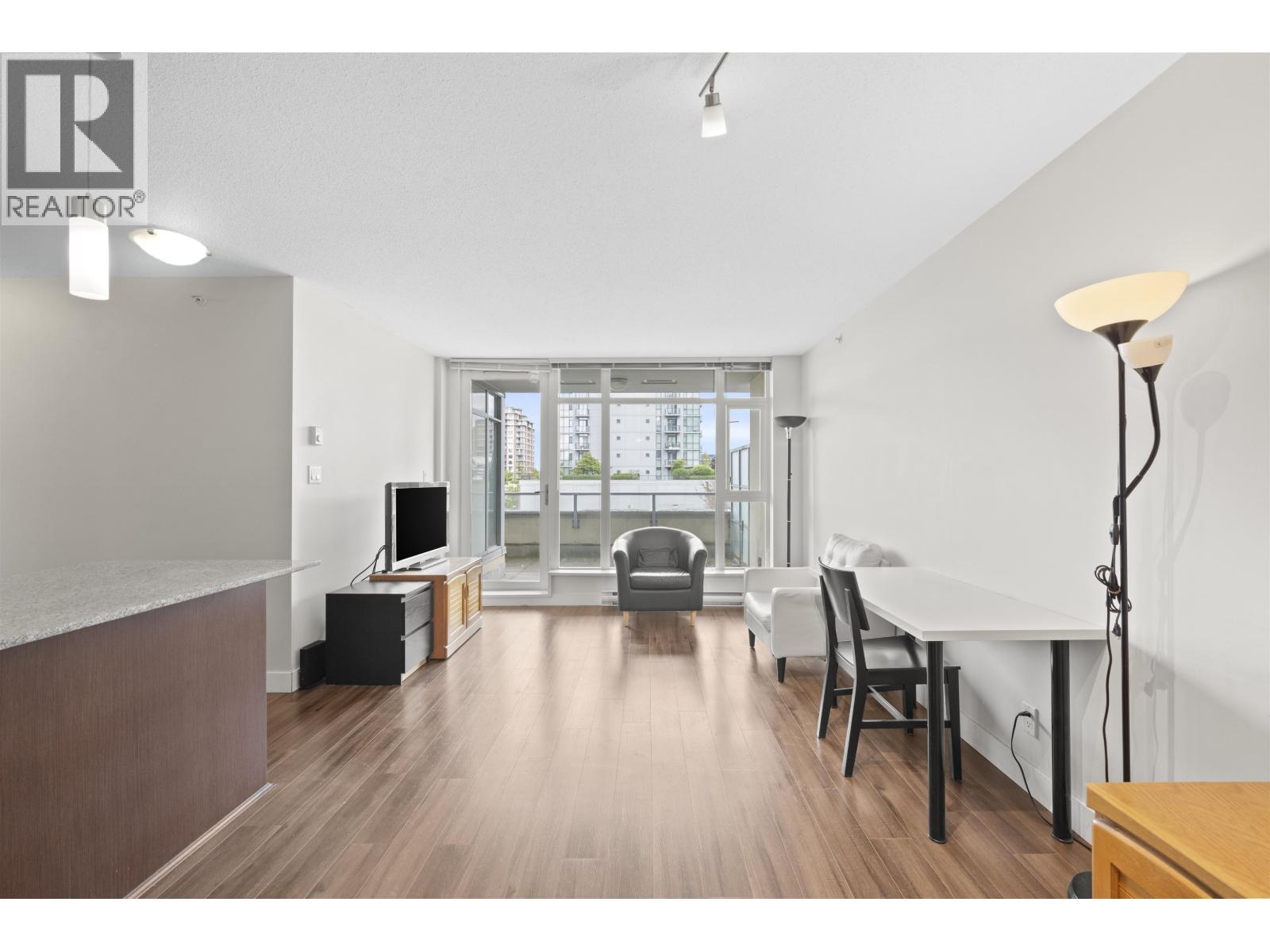 509 8068 Westminster Highway Property Photo 10