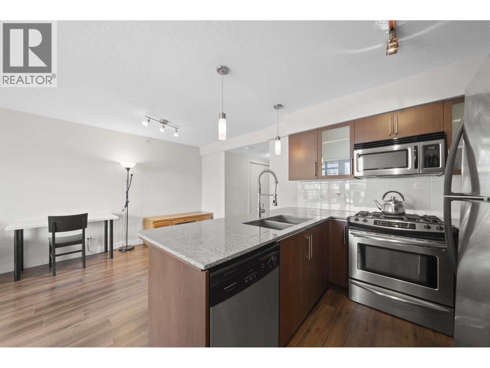509 8068 Westminster Highway Property Photo 12