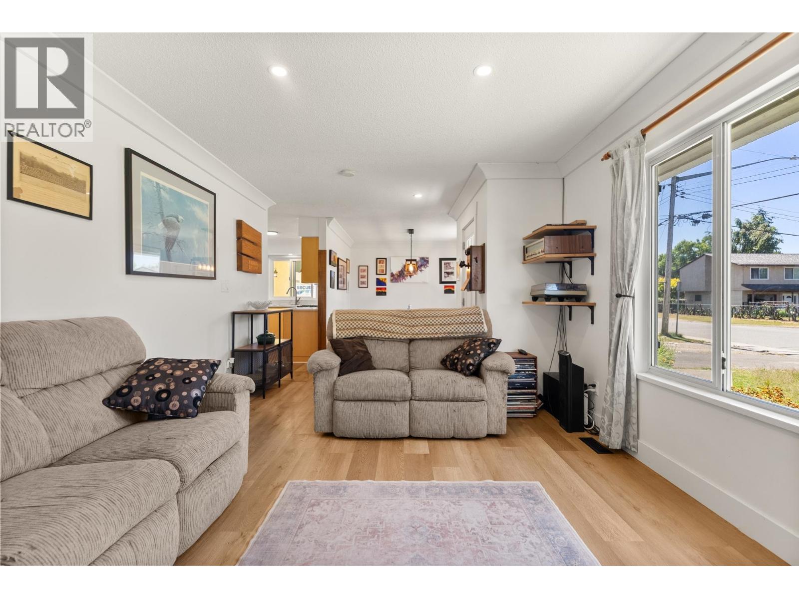 4576 61 Street Property Photo 10