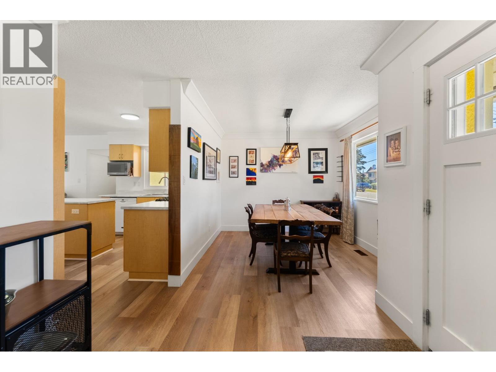 4576 61 Street Property Photo 12