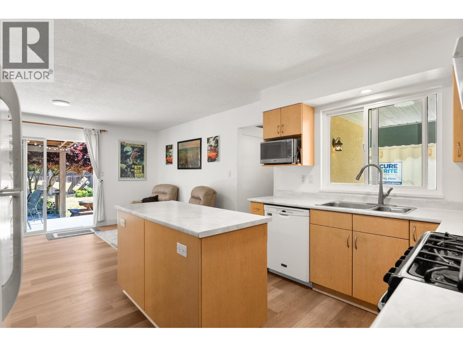4576 61 Street Property Photo 13