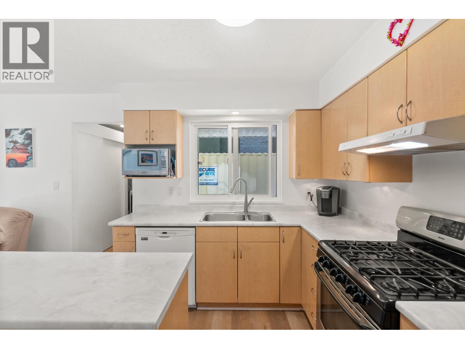 4576 61 Street Property Photo 14
