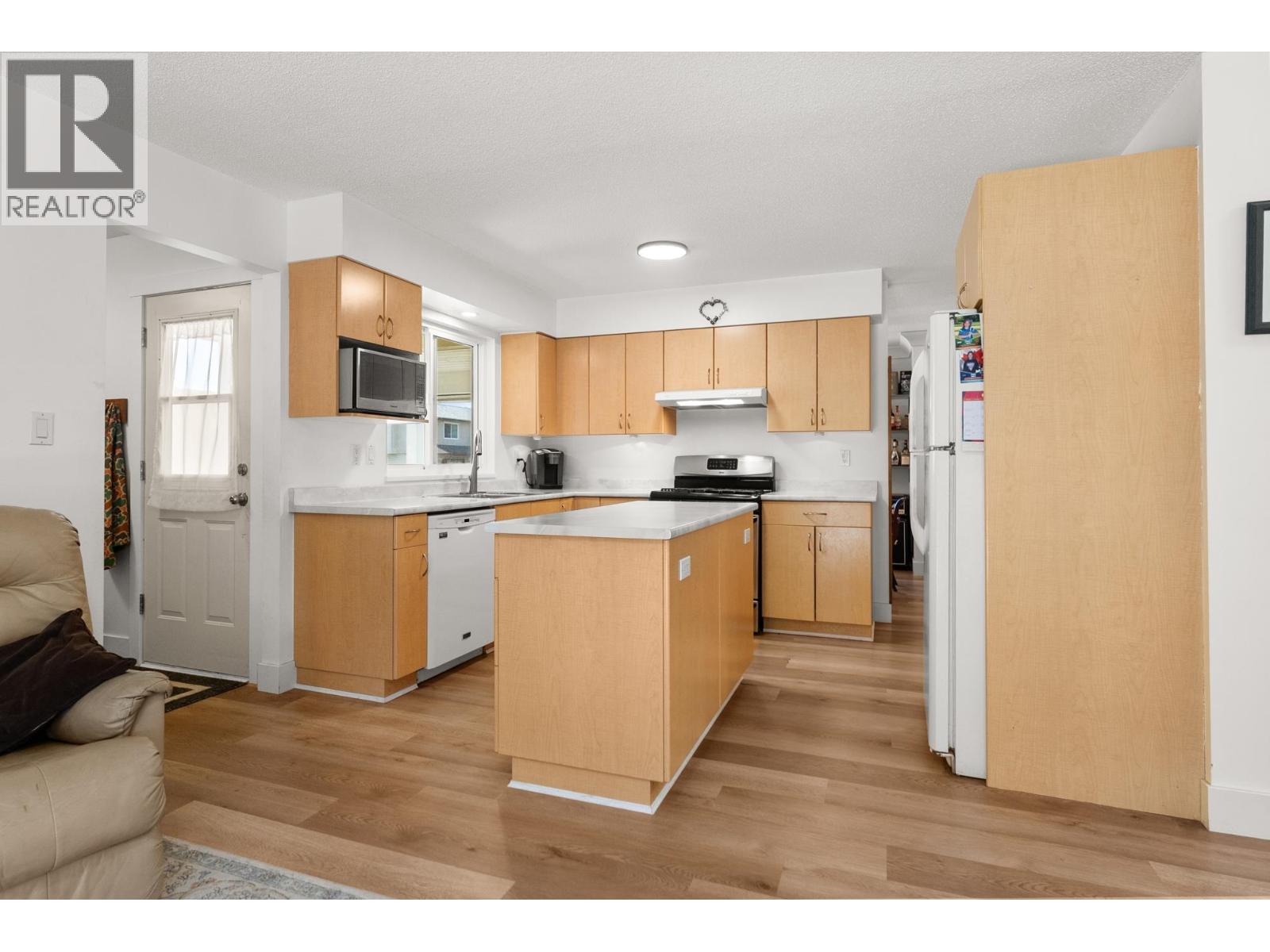 4576 61 Street Property Photo 15