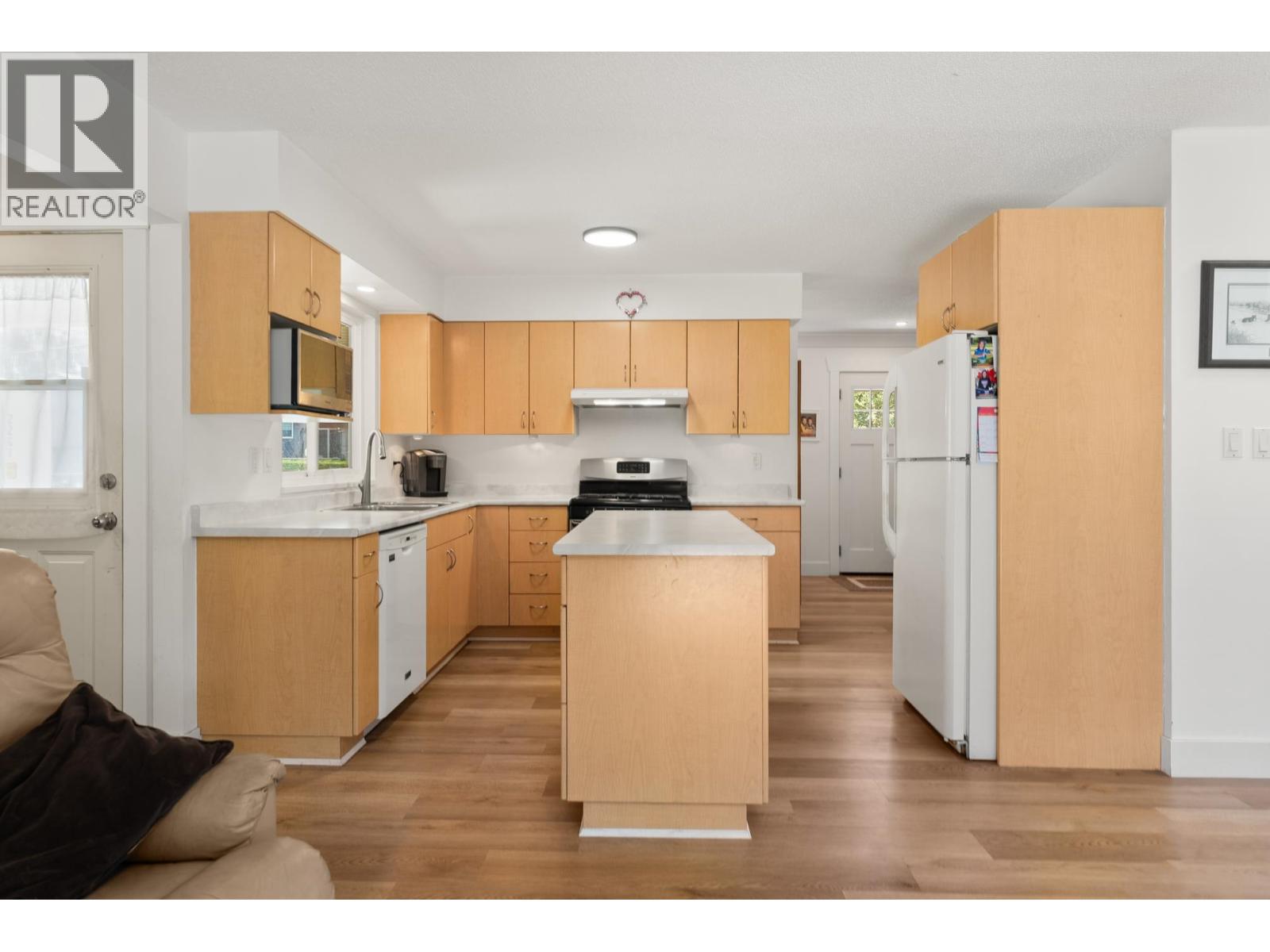 4576 61 Street Property Photo 16