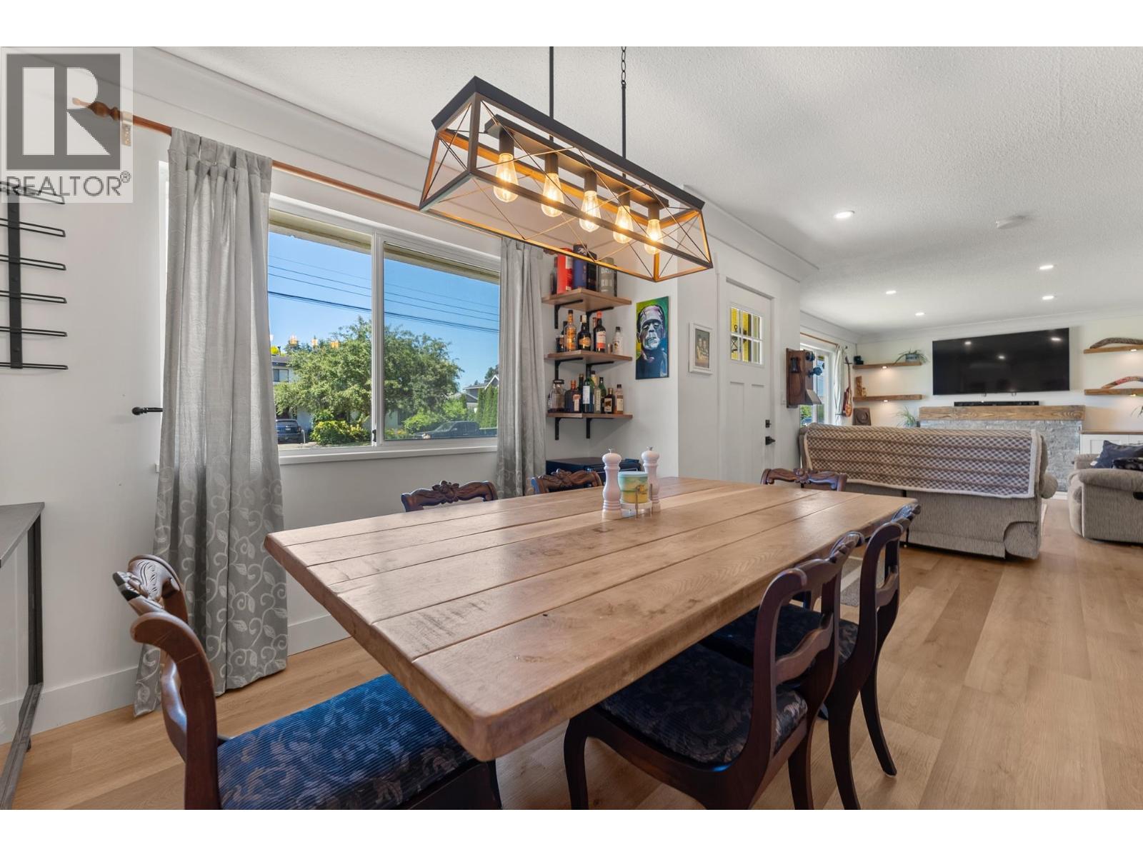 4576 61 Street Property Photo 22