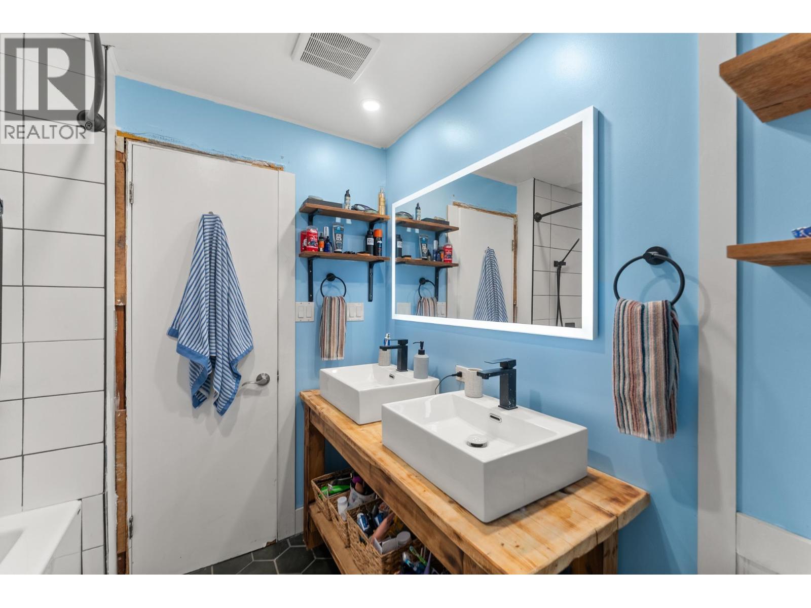 4576 61 Street Property Photo 32
