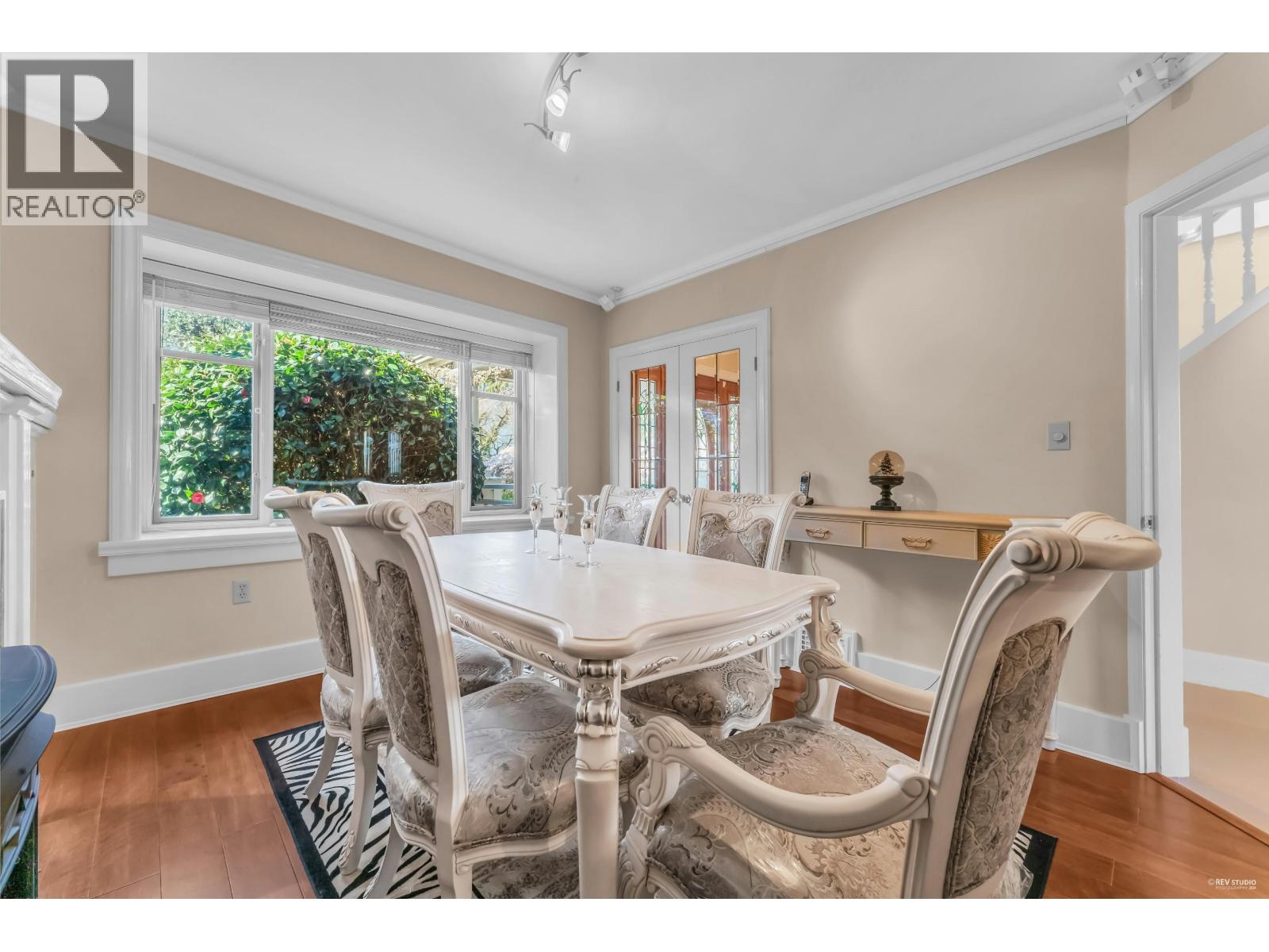 4389 Locarno Crescent Property Photo 19
