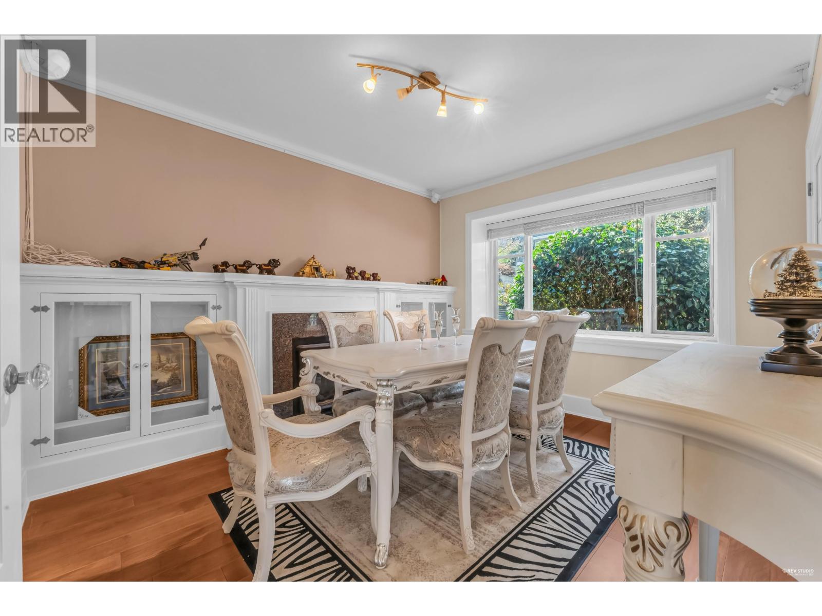 4389 Locarno Crescent Property Photo 20