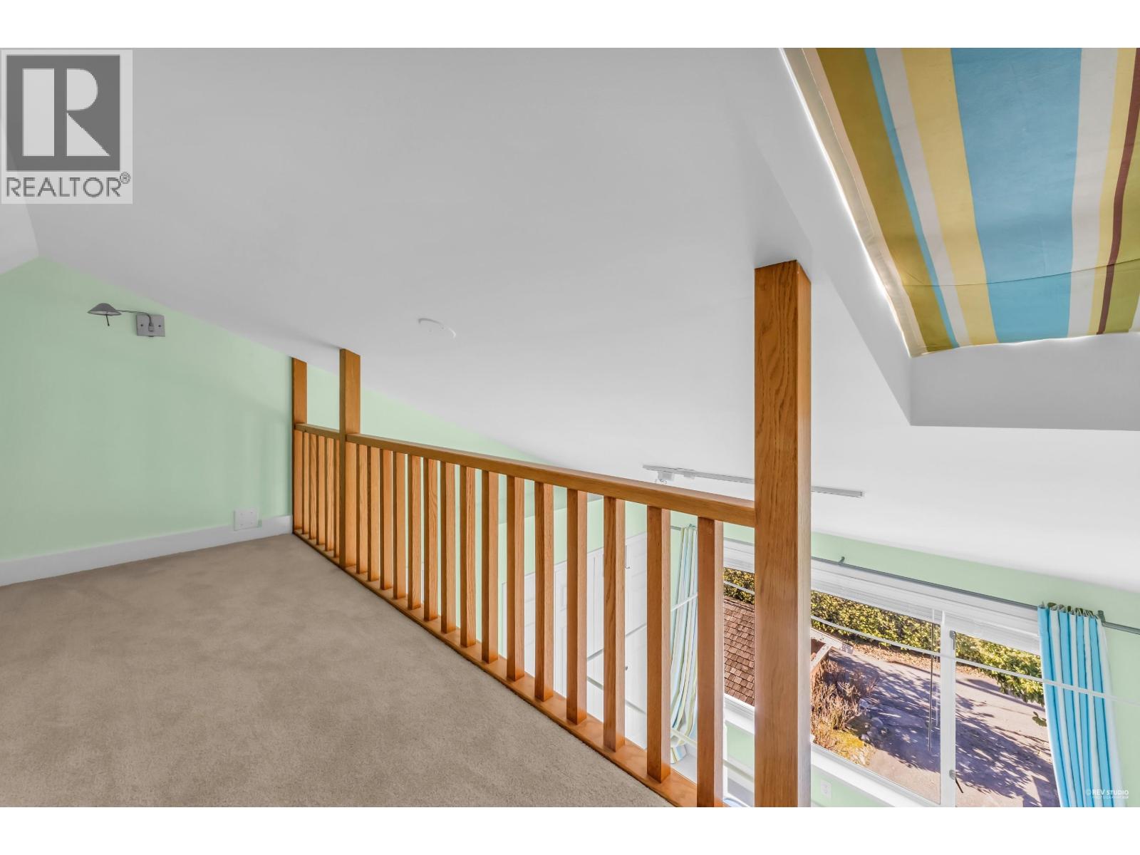 4389 Locarno Crescent Property Photo 27