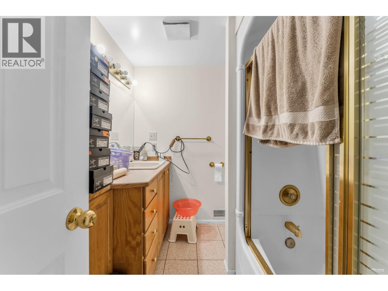 4389 Locarno Crescent Property Photo 33