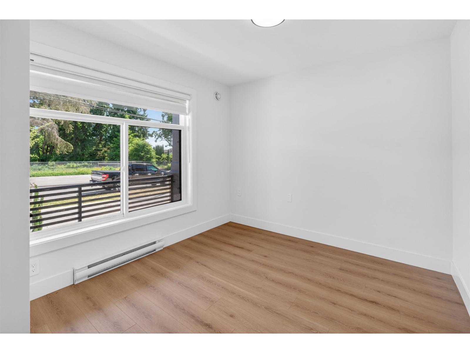 16511 20 Avenue Property Photo 5