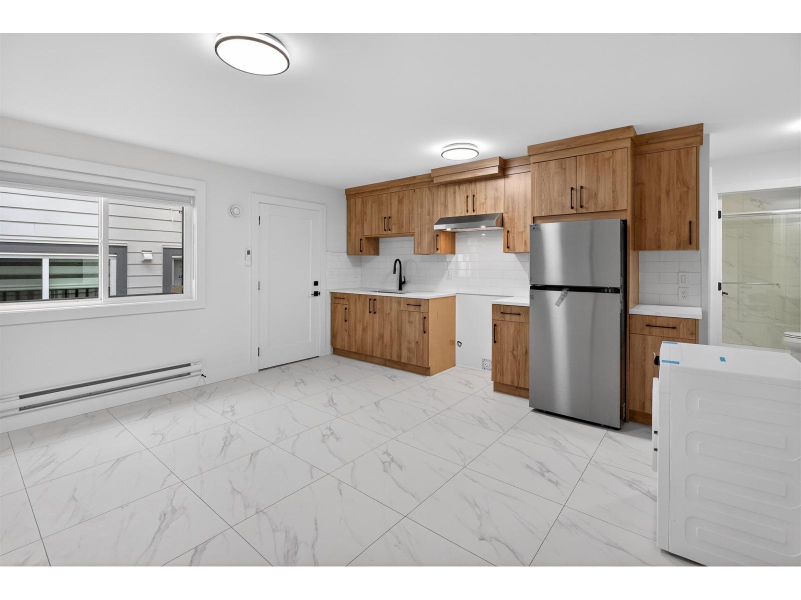 16511 20 Avenue Property Photo 8