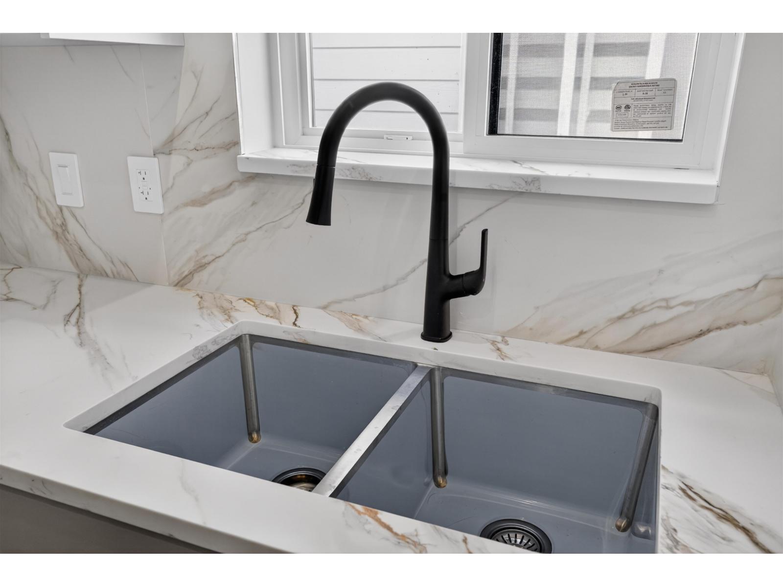 16511 20 Avenue Property Photo 17