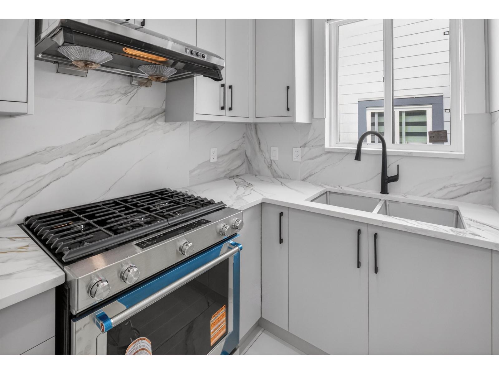 16511 20 Avenue Property Photo 18