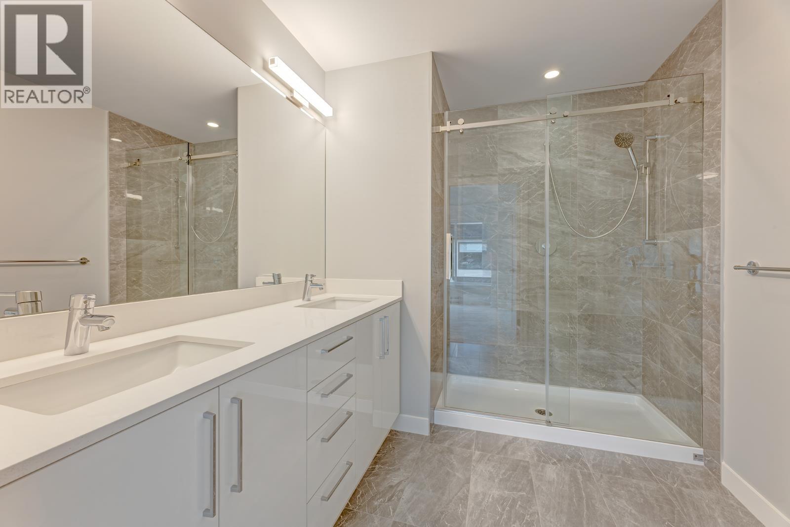 54 4337 Boundary Road Property Photo 12