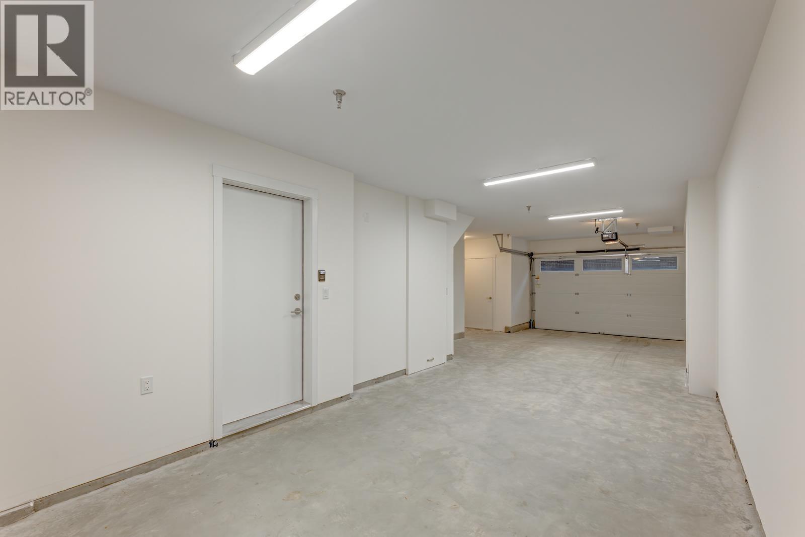 54 4337 Boundary Road Property Photo 25