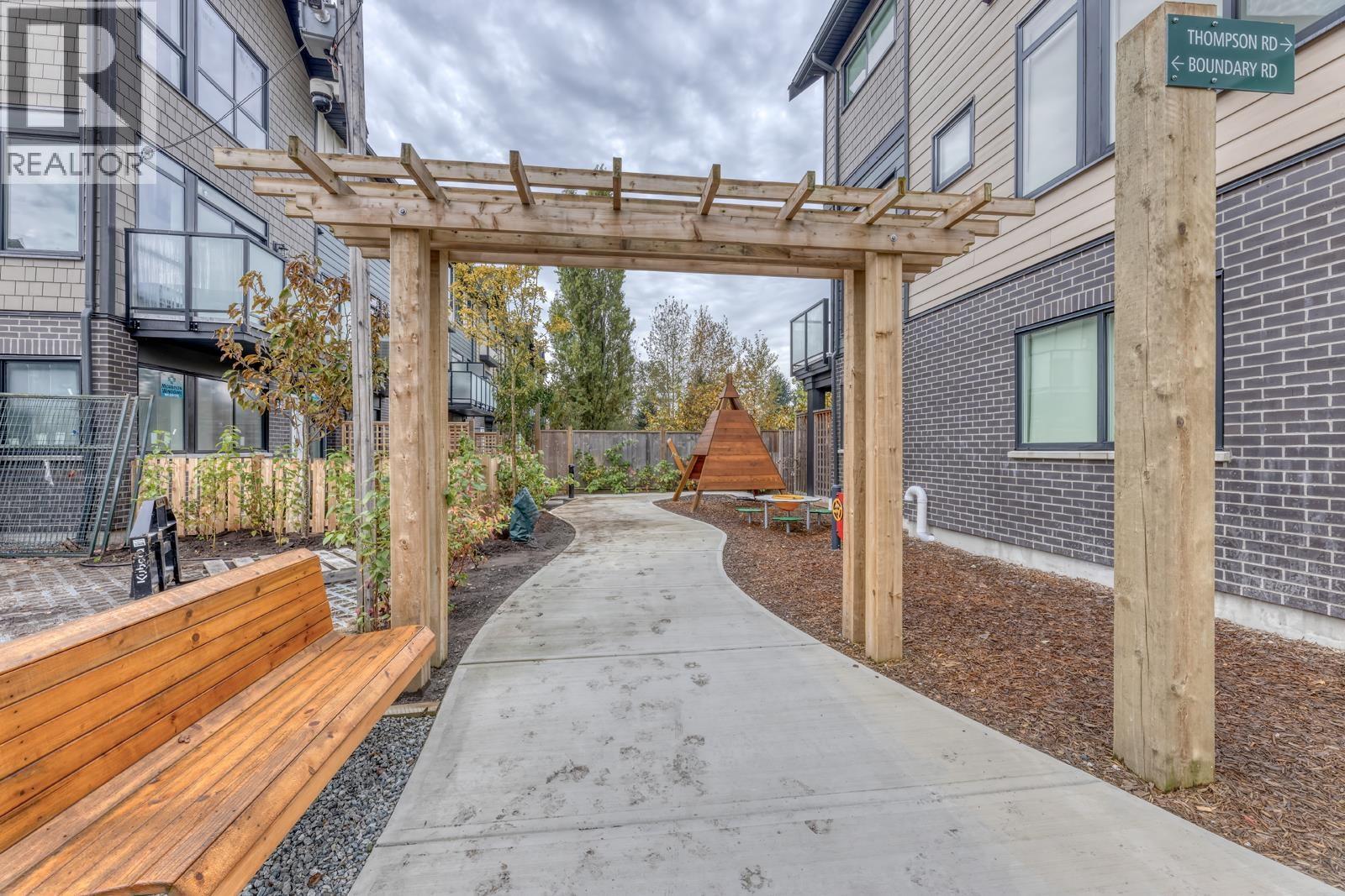 54 4337 Boundary Road Property Photo 30