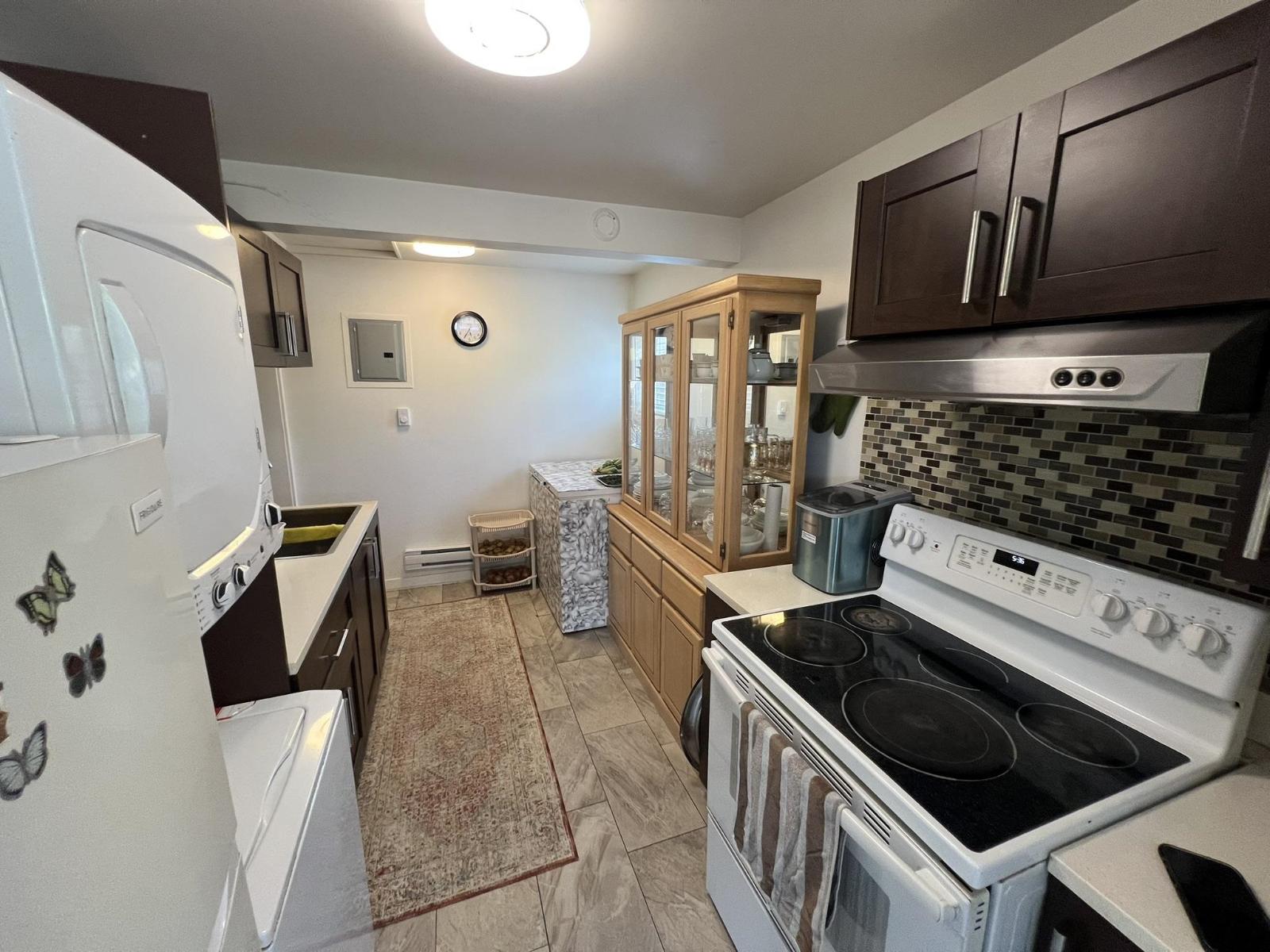 10307 146 Street Property Photo 15