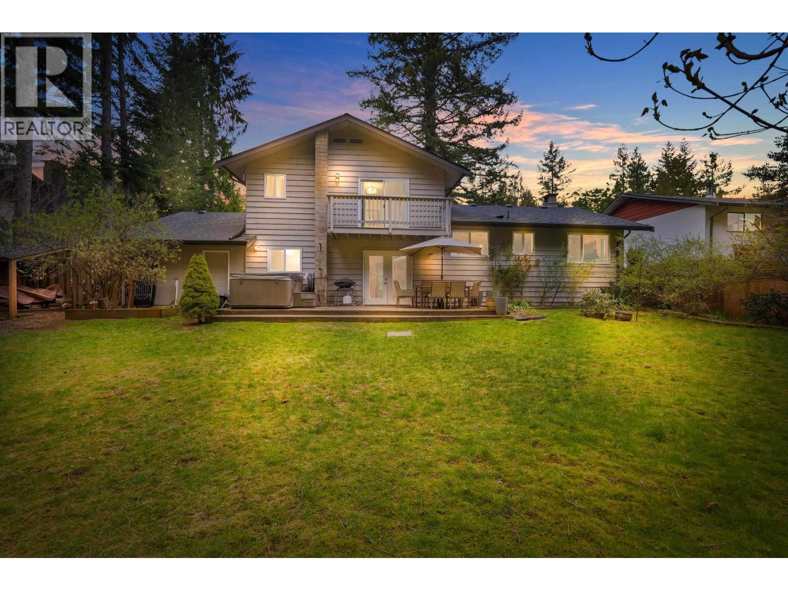 2572 The Boulevard Property Photo 1