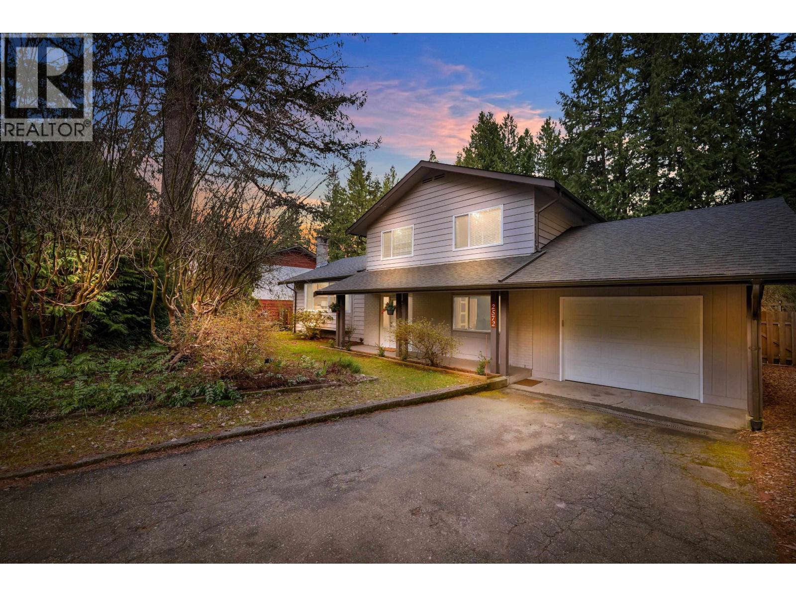 2572 The Boulevard Property Photo 2