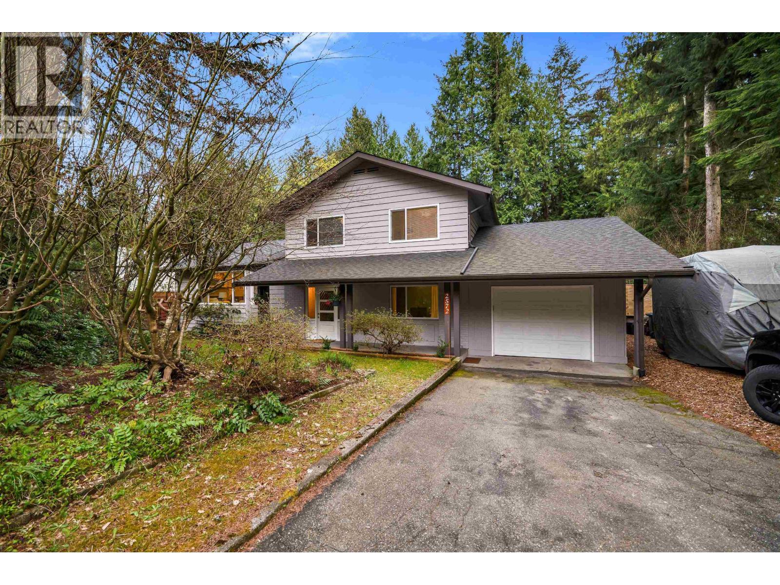 2572 The Boulevard Property Photo 4