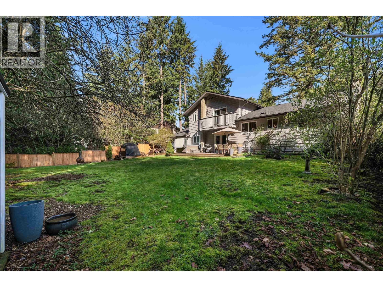 2572 The Boulevard Property Photo 5