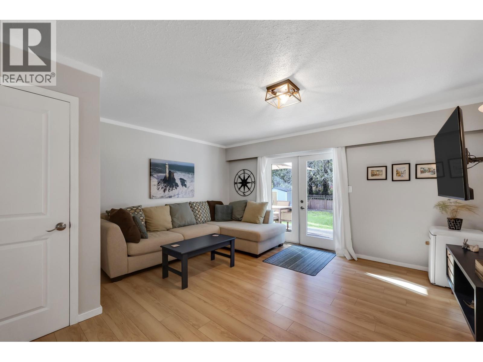 2572 The Boulevard Property Photo 16