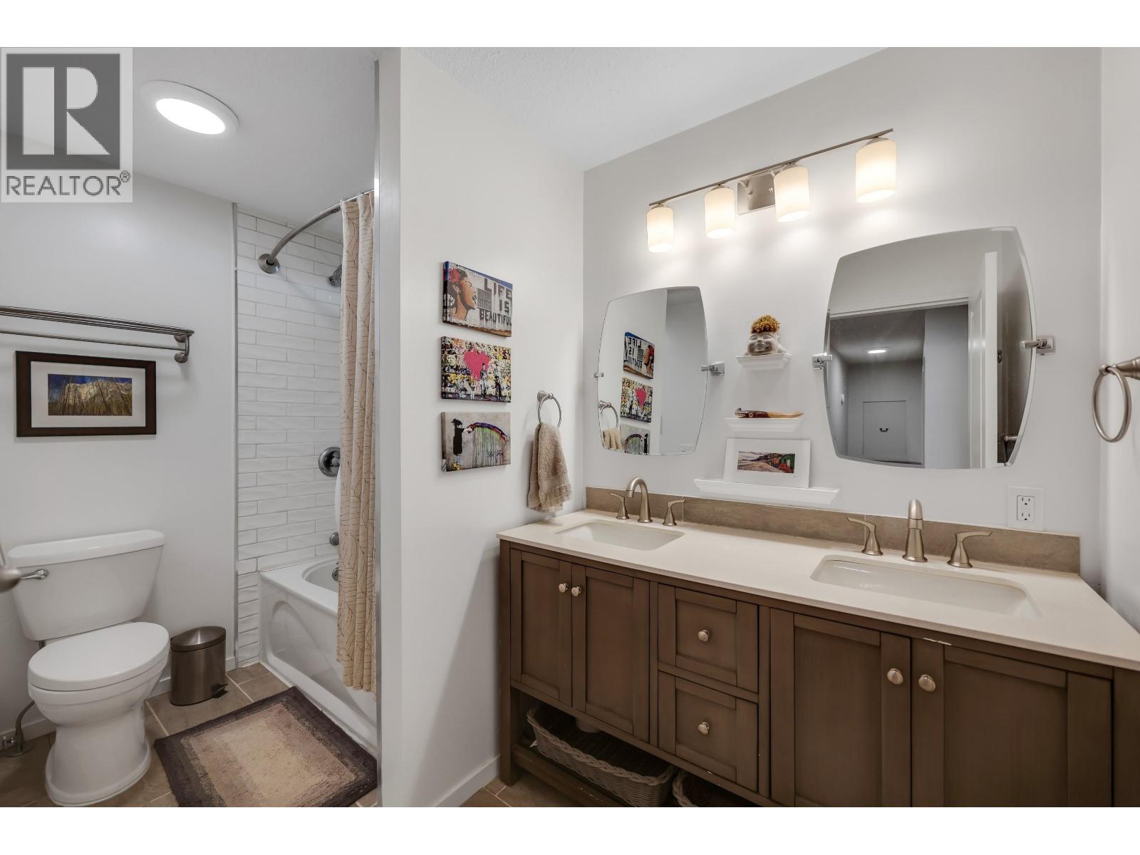 2572 The Boulevard Property Photo 18