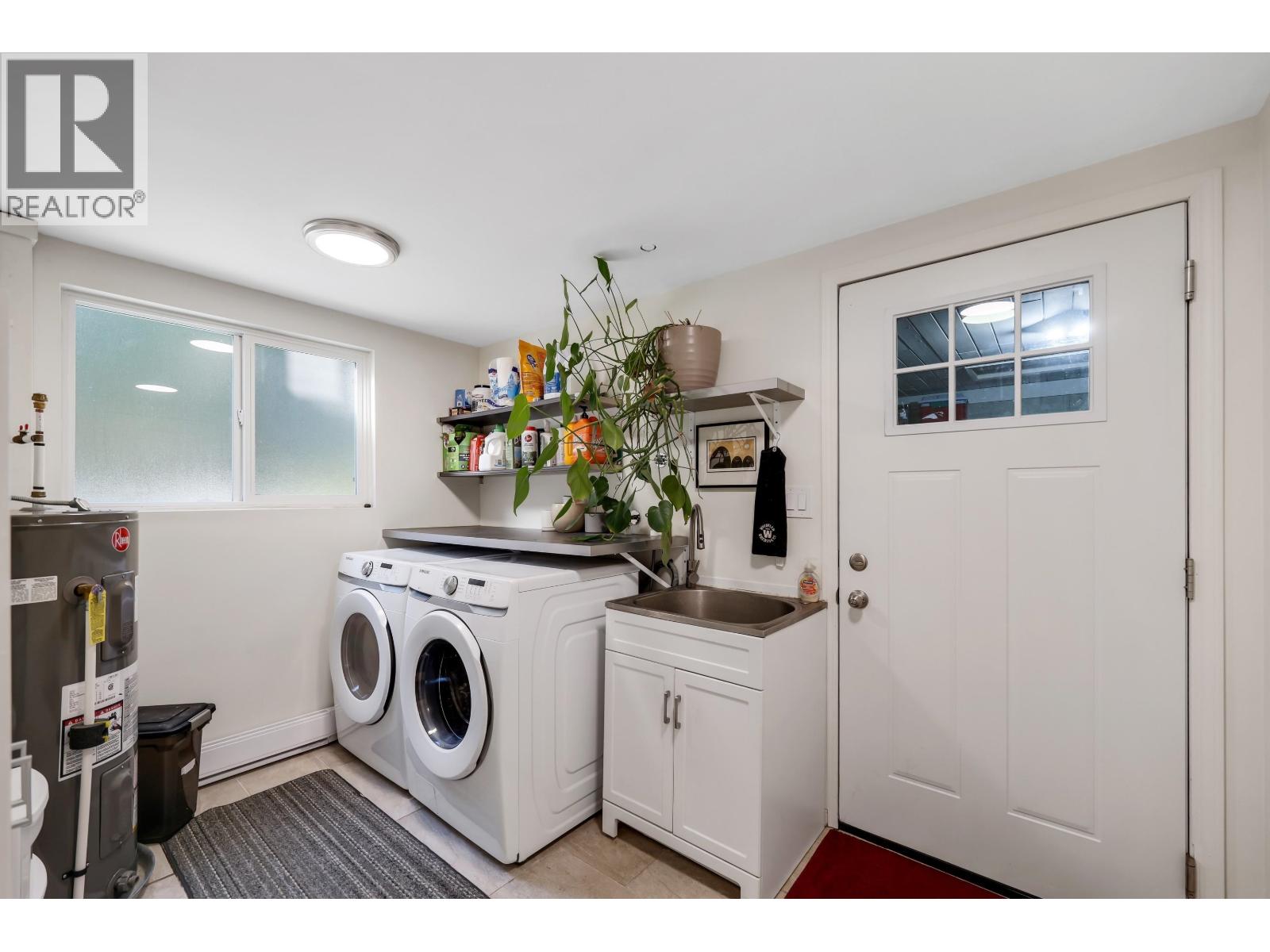 2572 The Boulevard Property Photo 21