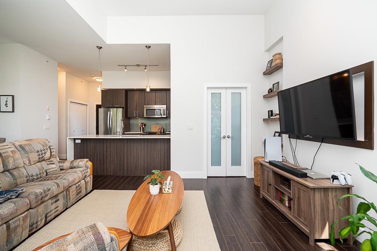 C420 20211 66 Avenue Property Photo 10