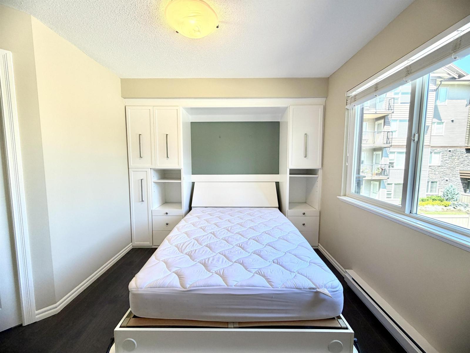 205 2581 Langdon Street Property Photo 11