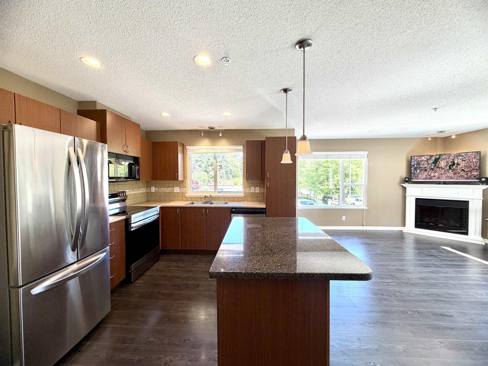 205 2581 Langdon Street Property Photo 22